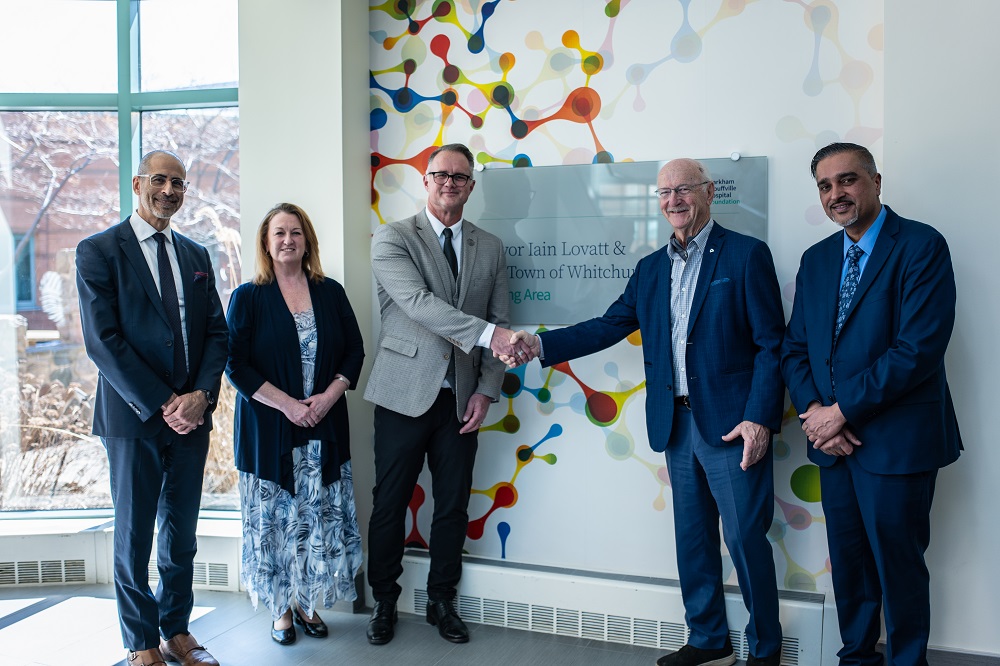 Whitchurch-Stouffville镇向万锦多福医院捐助100万加元 医院设命名座位区致谢